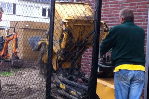 opvullen curnet met gebroken puin of zand. tuin aanleggen in breda hovenier